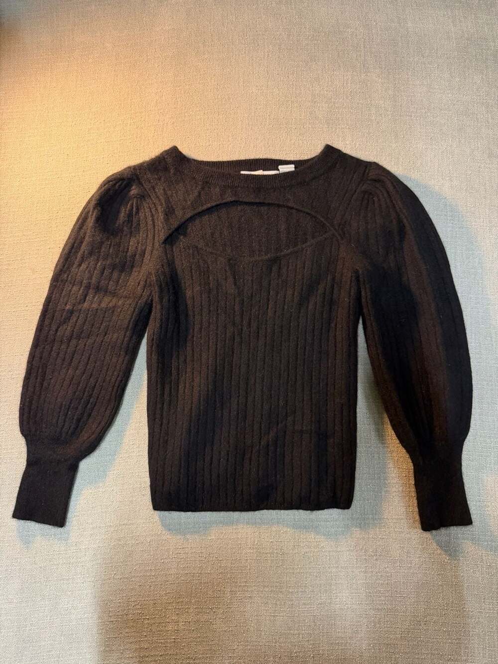 DESIGNHISTORY Pure Cashmere Ribbed Knit Keyhole Sweater